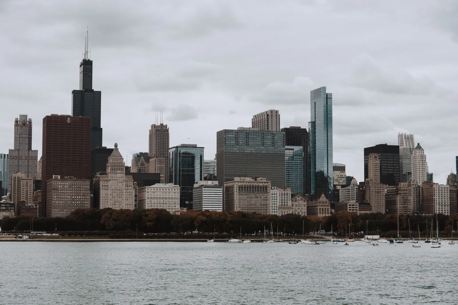 Downtown Chicago office towers along the river